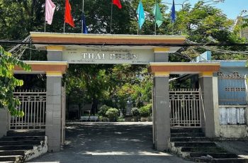 Tặng vở thay tiền cho học sinh, hiệu trưởng phải trả lại 138 triệu đồng