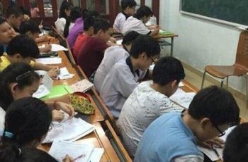 Dự kiến cho phép giáo viên được dạy thêm bên ngoài đối với học sinh của lớp mình